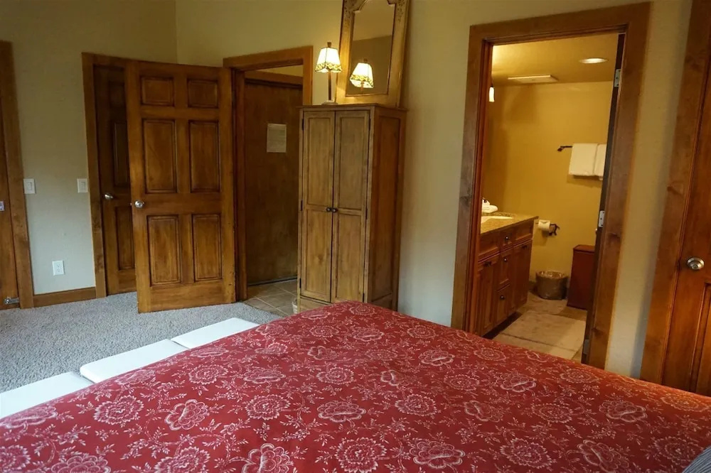 2 Bedroom Ski In, Ski Out Luxury Residence Located On Fanny Hill In The Heart Of Snowmass Village