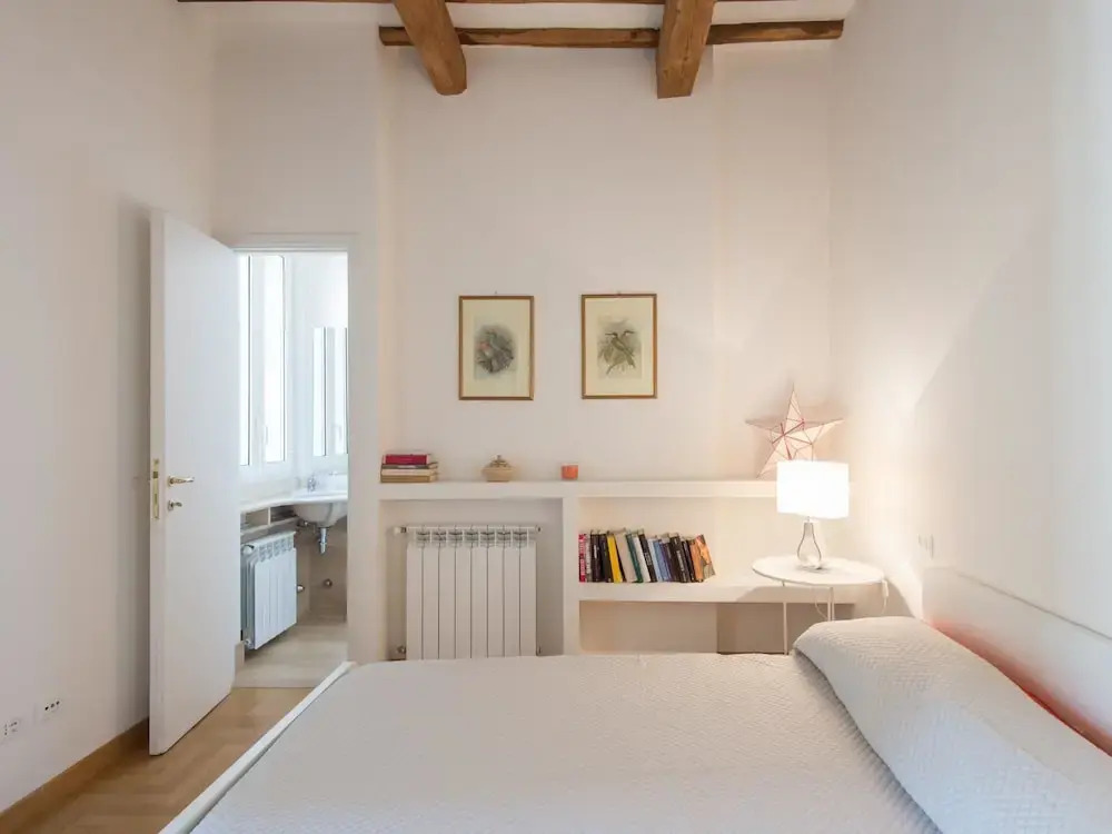 RSH Trevi Fountain Luxury Apartment