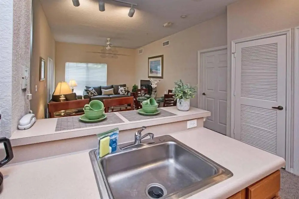 Great location 4Bed 3bth Townhouse with kids themed room