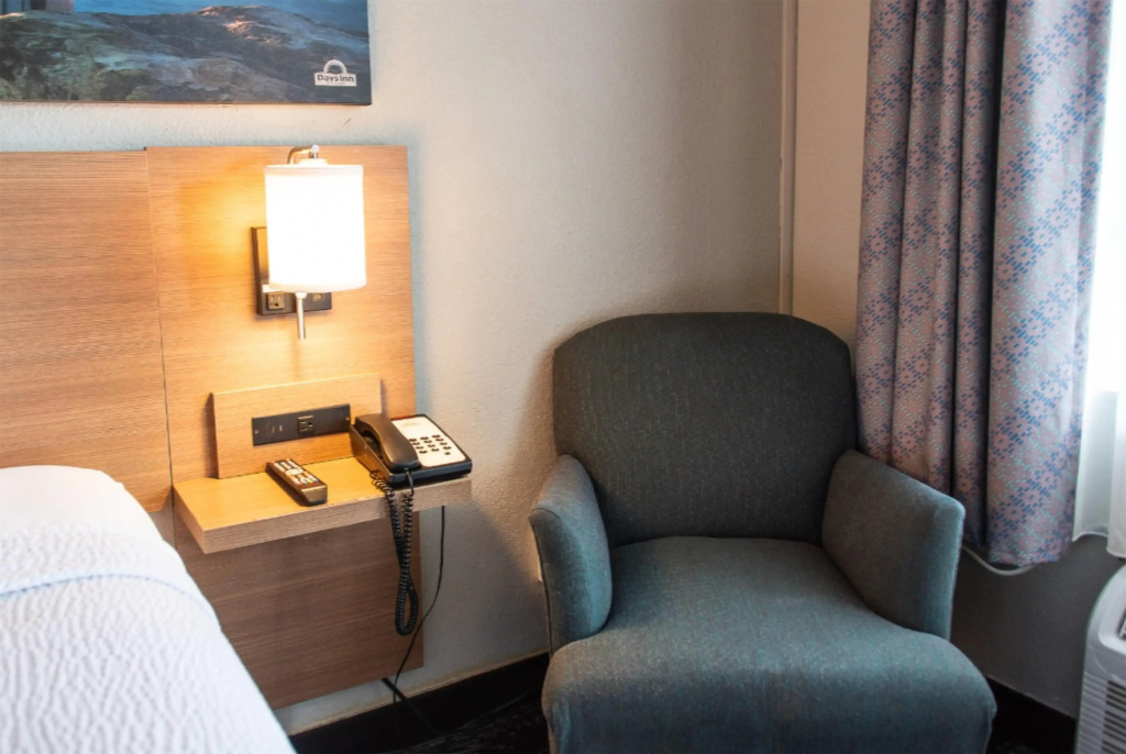 Days Inn - Troy