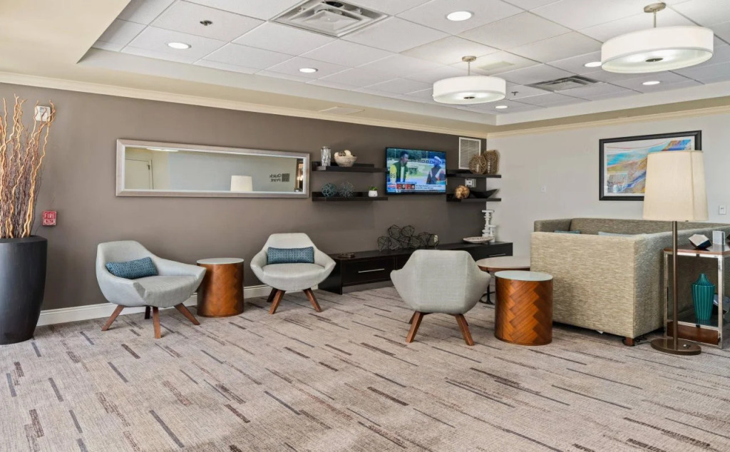 Courtyard by Marriott - Naples