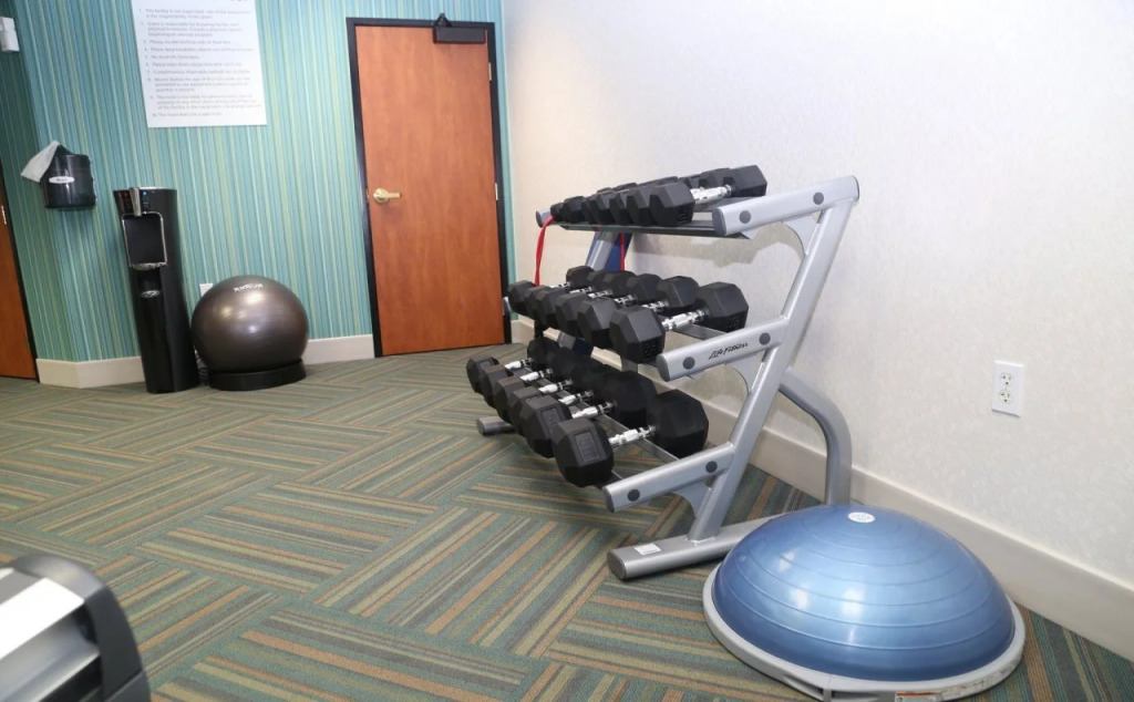 HOLIDAY INN EXPRESS & SUITES ELK GROVE CENTRAL - HWY 99 by IHG