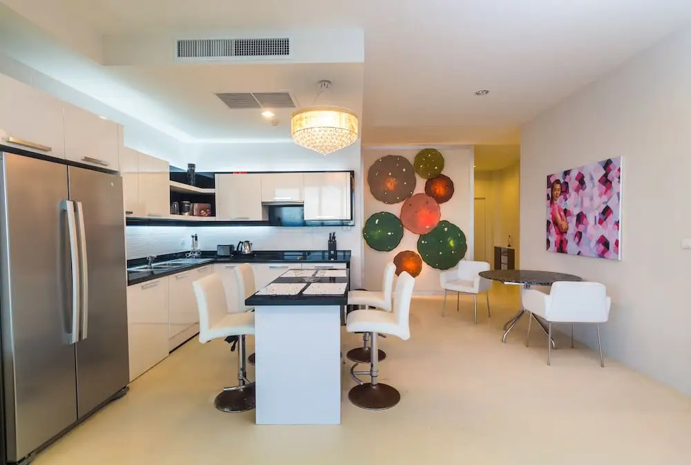 The Palm at Veloche Group by Lofty
