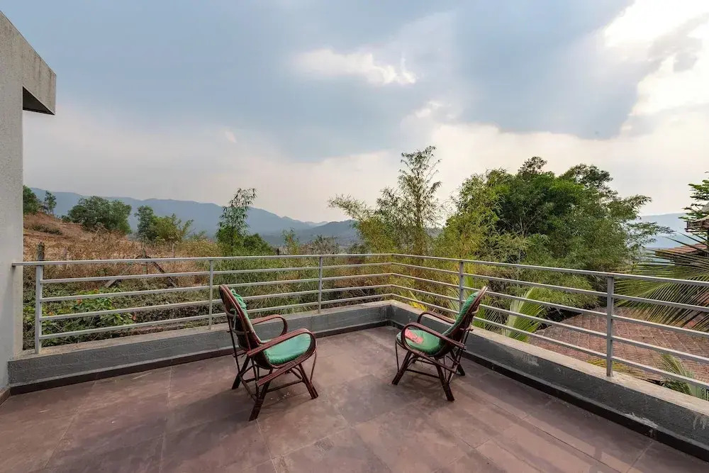 CosmicStays Grey Stone Villa Mountain & Dam View