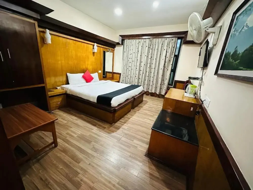 Hotel Gajraj Near M G Marg