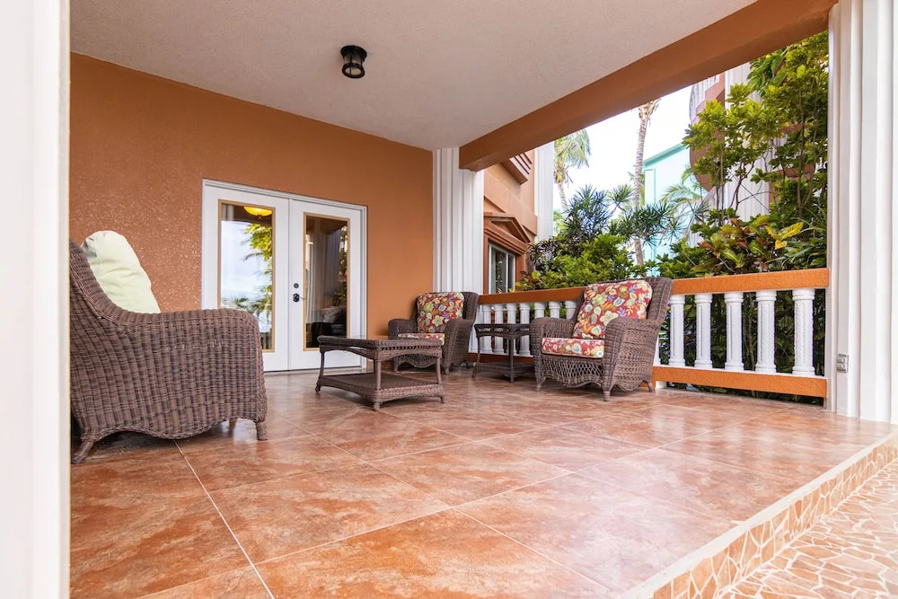Lighthouse Beach Villas