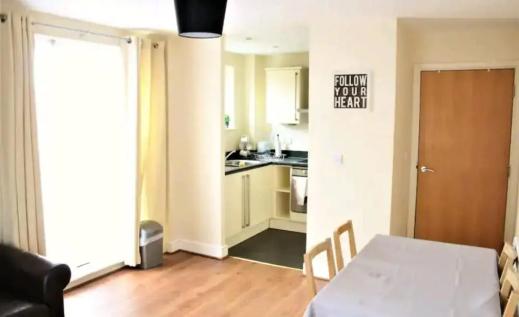 BAI Amazing 5 Sleeper Flat in London Zone 2