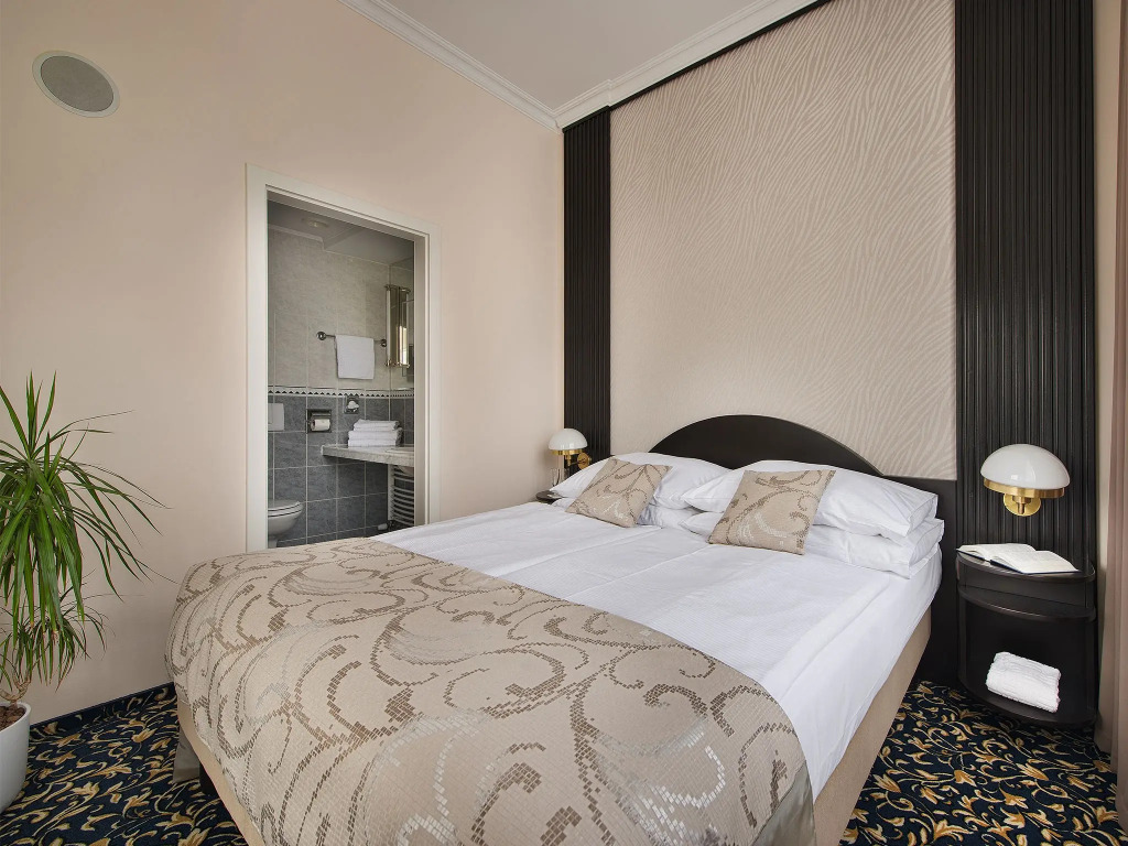 EA Hotel Royal Esprit