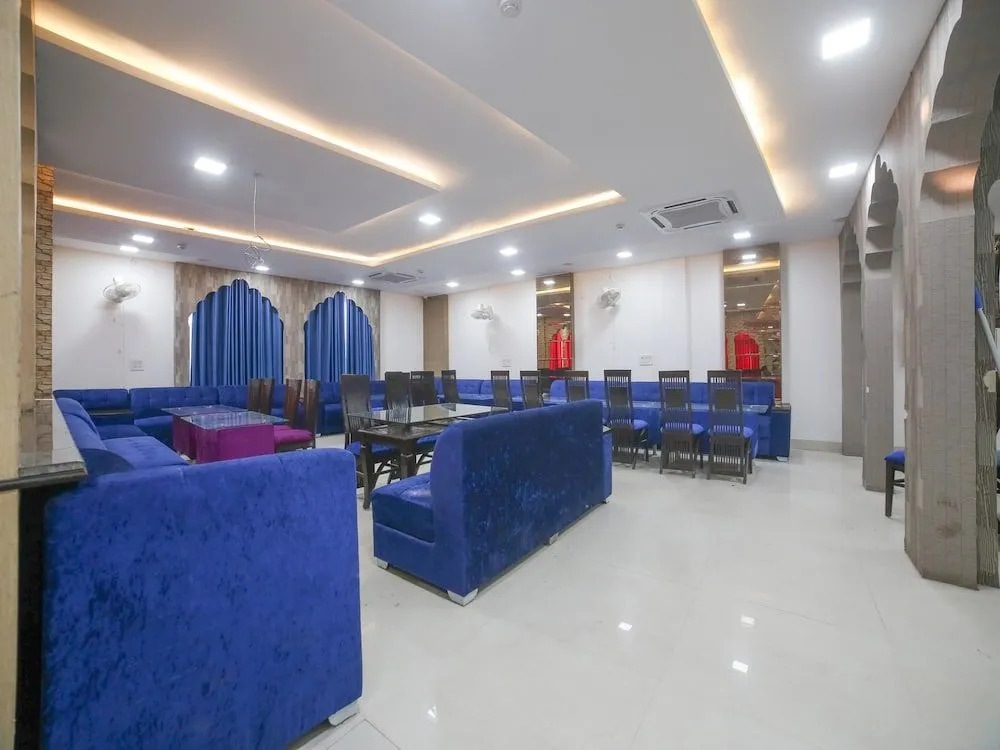 Collection O 30076 Main Chhatarpur Road Asola