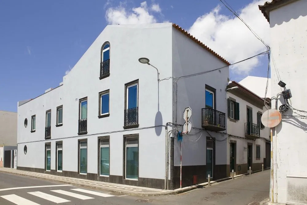 THE HOLY COW - Hostel & Suites