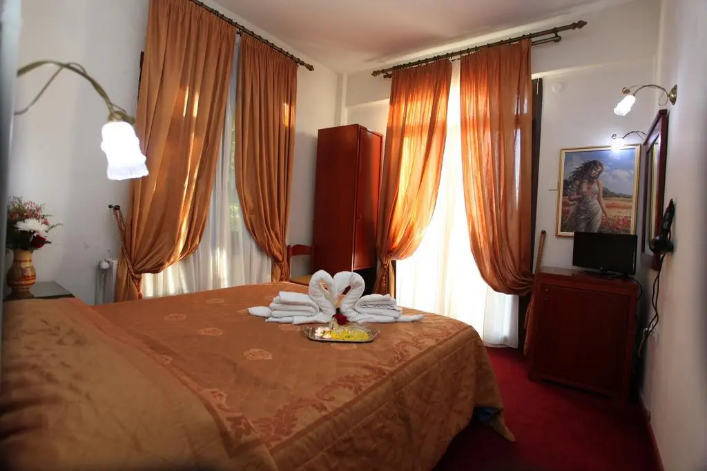 To Hani Tou Kokkini, Pelion