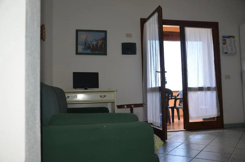 Trilocale con Ampia Terrazza con Vista Mare a 1 5 km Dalle Spiagge Budoni Fbu-bald01