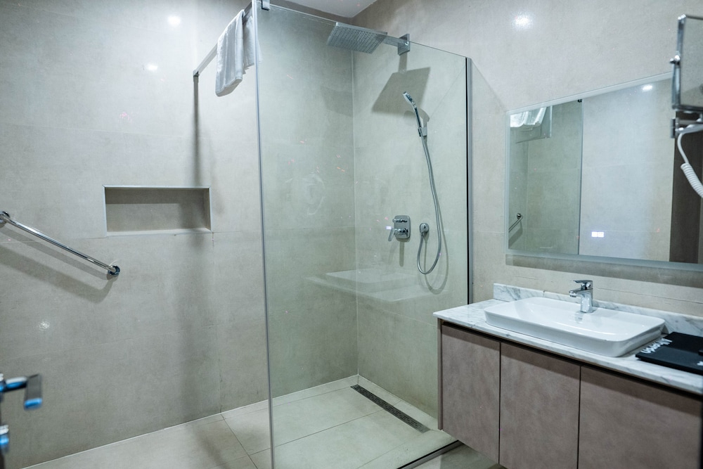Albergo Hotel and Suites