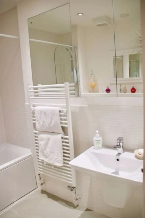 1 Bedroom Modern Apartment