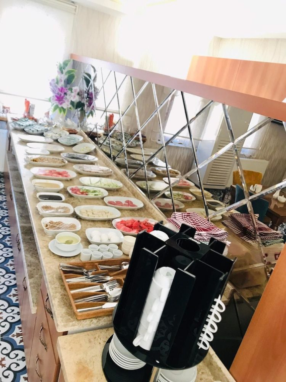 Ada Hotel