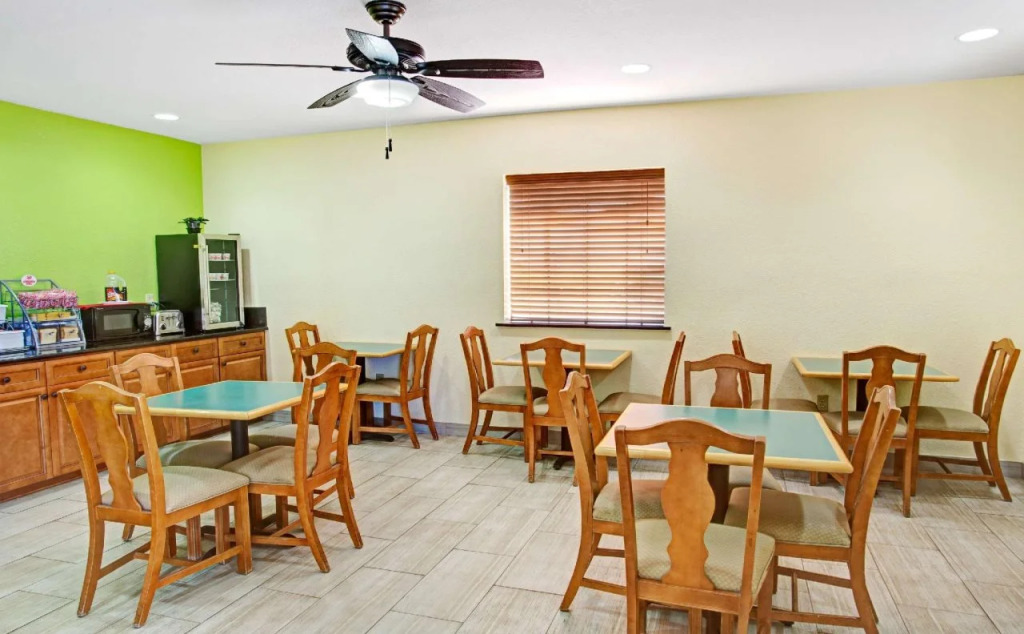 Ocean Breeze Inn