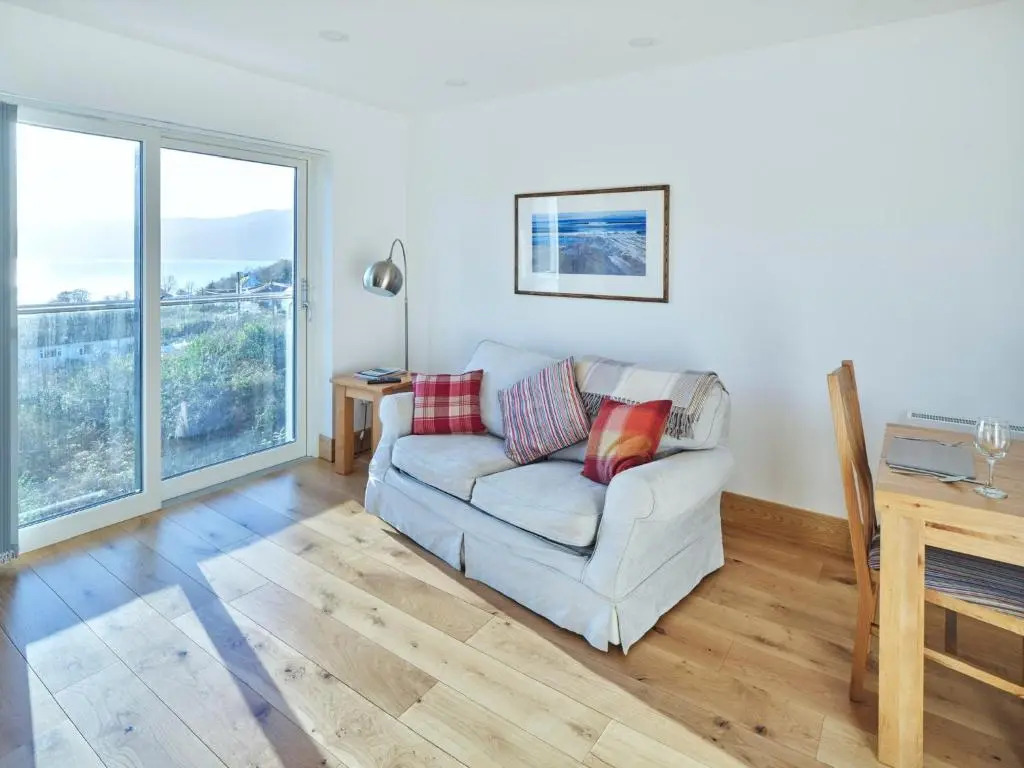Red Watch Apartment
