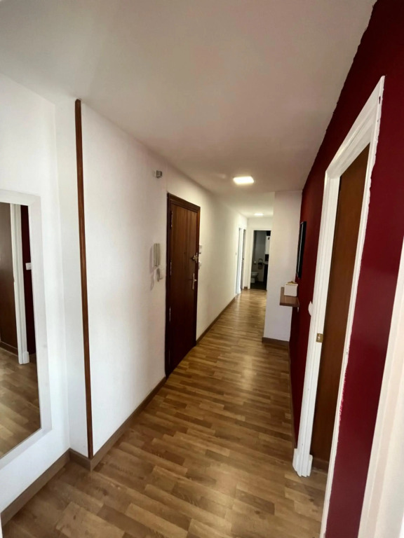 4 BEDROOMS -SENECA Center Apartment