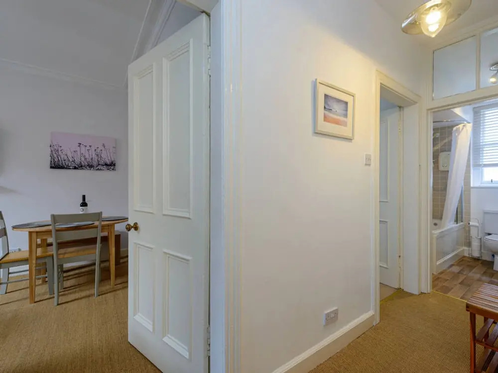 Pebbles Apartment - Heart of Town