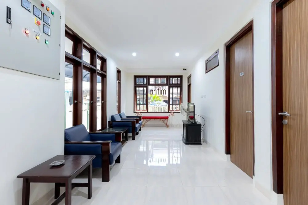 Urbanview Hotel Mitra near Grand Indonesia