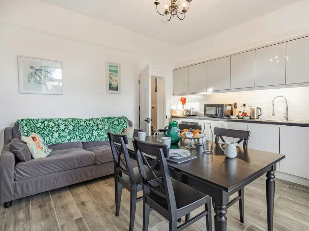 Lovely Villa 2 King 2 Singles 1double Sofa bed