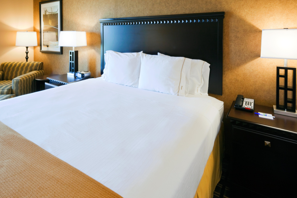 Holiday Inn Express Hotel & Suites Ennis by IHG