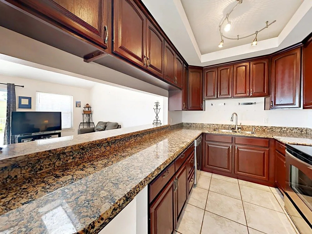 125 E Verna Jean - 4 Br Townhouse