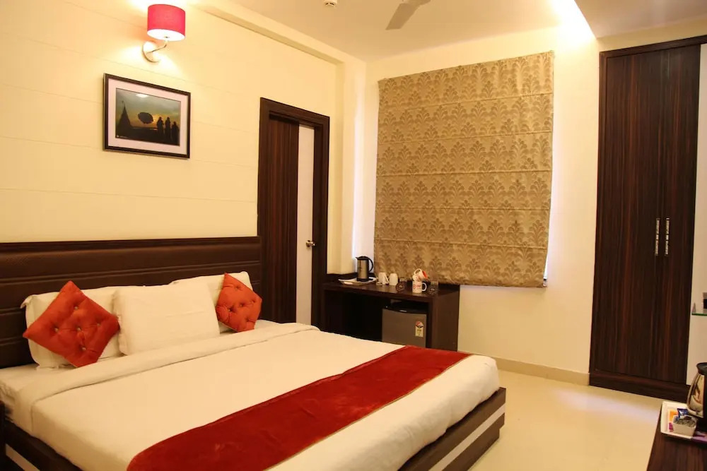 OYO 2244 Hotel Premiere Villa