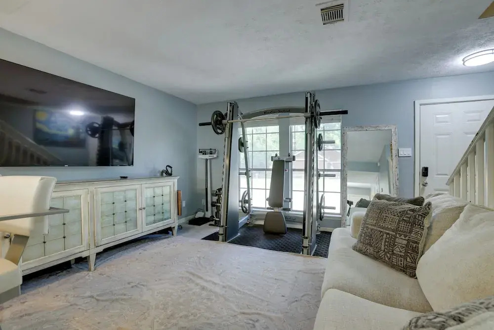 Pets Welcome! Humble Townhome 4 Mi to Airport