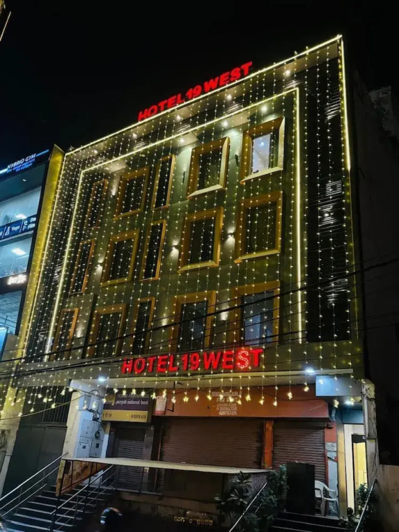 Hotel 19 West