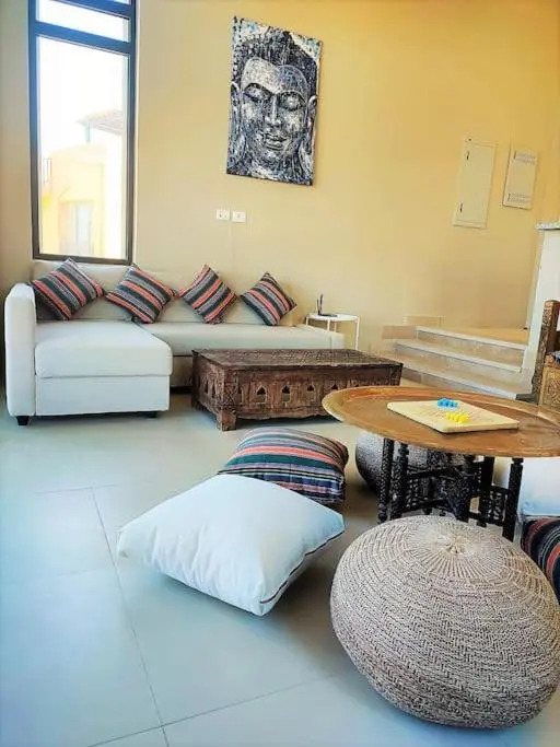 Tawila - Lovely 2-bedroom unit with shared pool