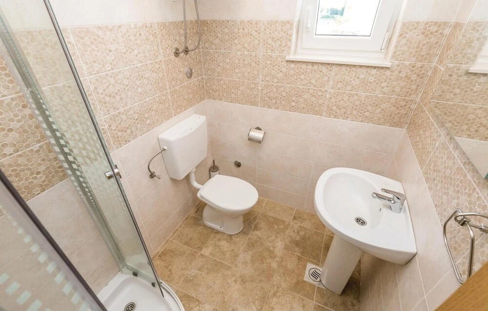 Awesome Home in Povljana With Wifi and 2 Bedrooms