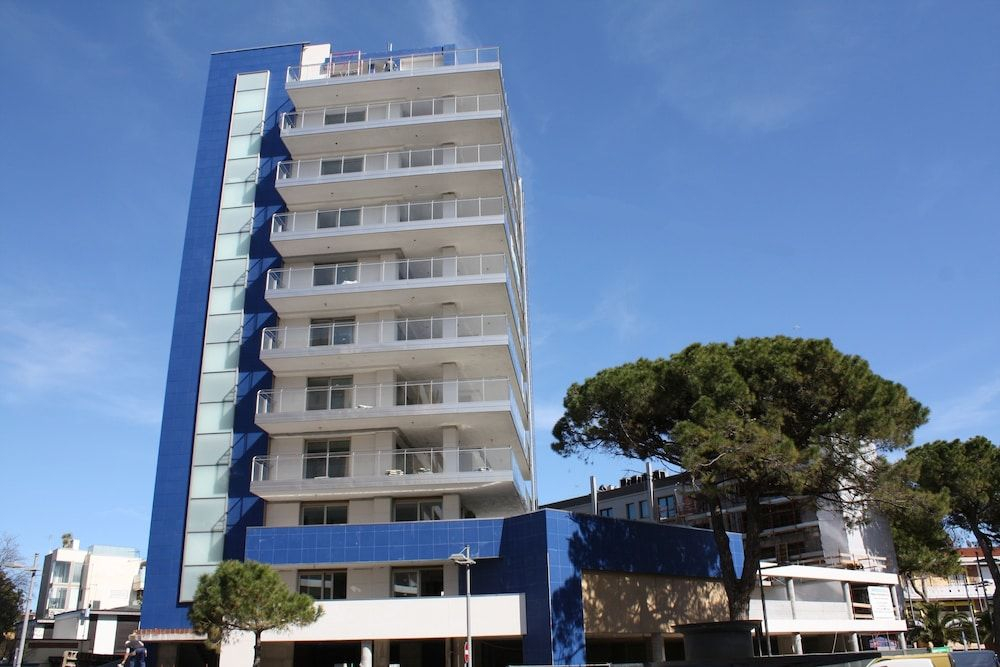 Nashira Apartments