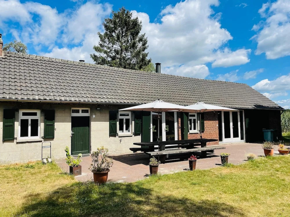 Farmhouse in Stramproy near Forest