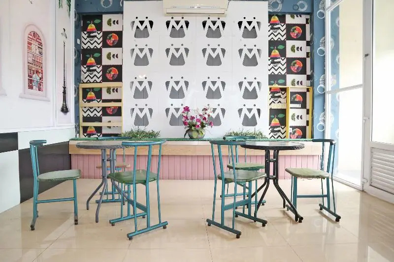 Hotel O M Authentic Kost Man