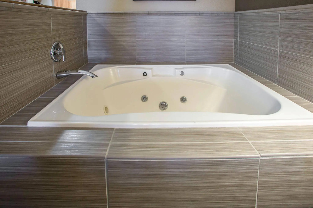 Holiday Inn Express & Suites Hayward by IHG