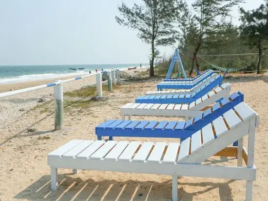 Youdu Time Seaview Inn (Weizhou Island Shell Beach)