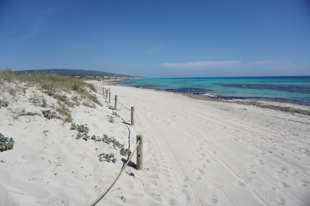 Voga Mari - Astbury Formentera