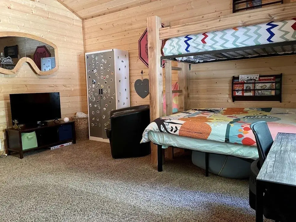 Lil Bigfoot Chalet