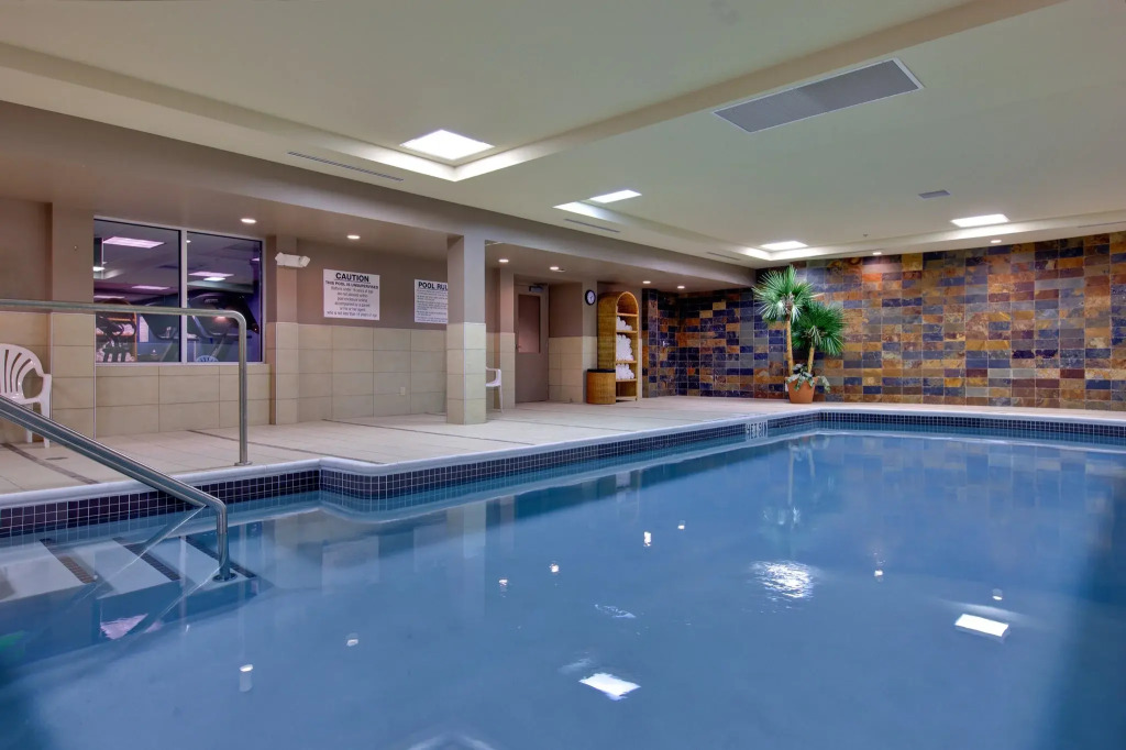 Holiday Inn Express Hotel & Suites Chatham South by IHG