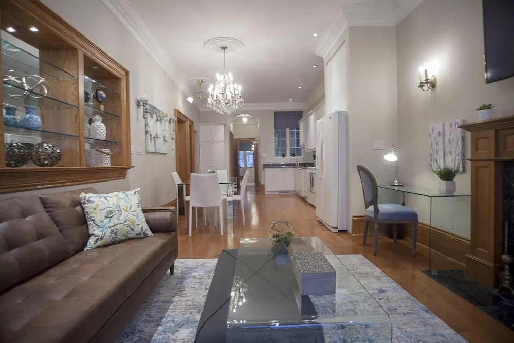 Spacious 1BR - King Bed and Terrace