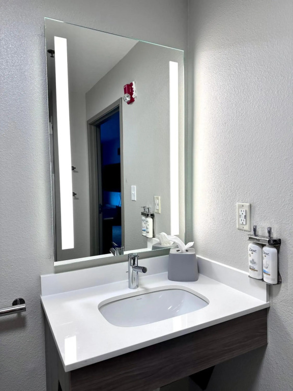 Holiday Inn Express Hotel & Suites Hinesville by IHG