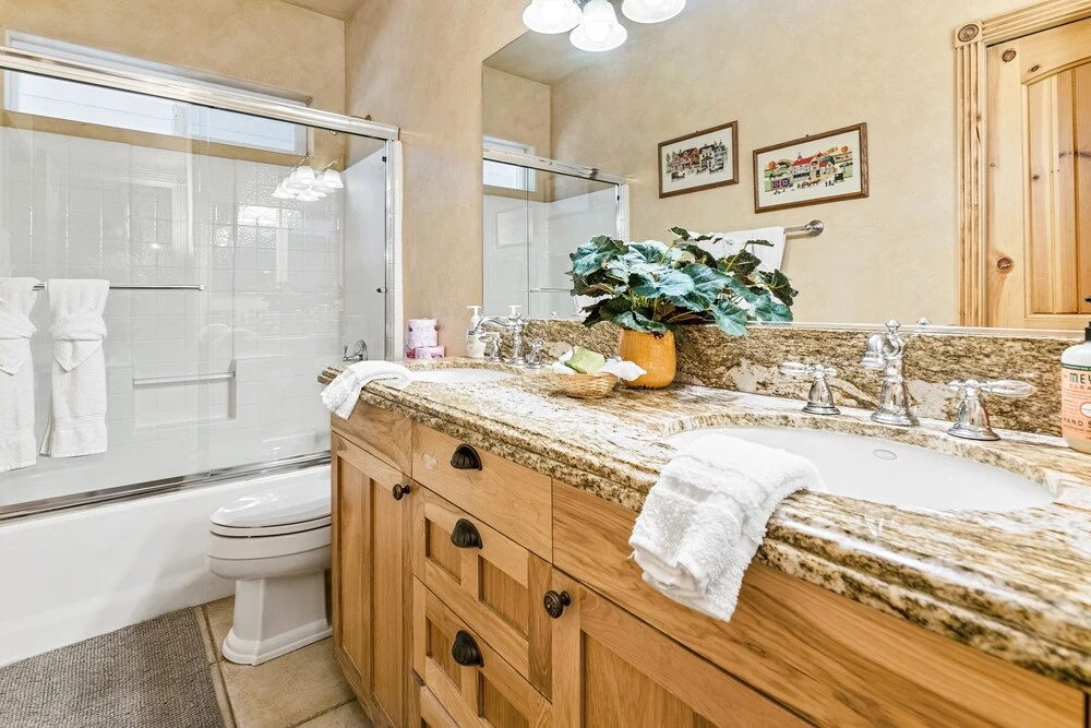 Casa Bella - Spacious Mountain Home, Game Room, Wifi, Perfect For Family Gatherings! 4 Bedroom Home