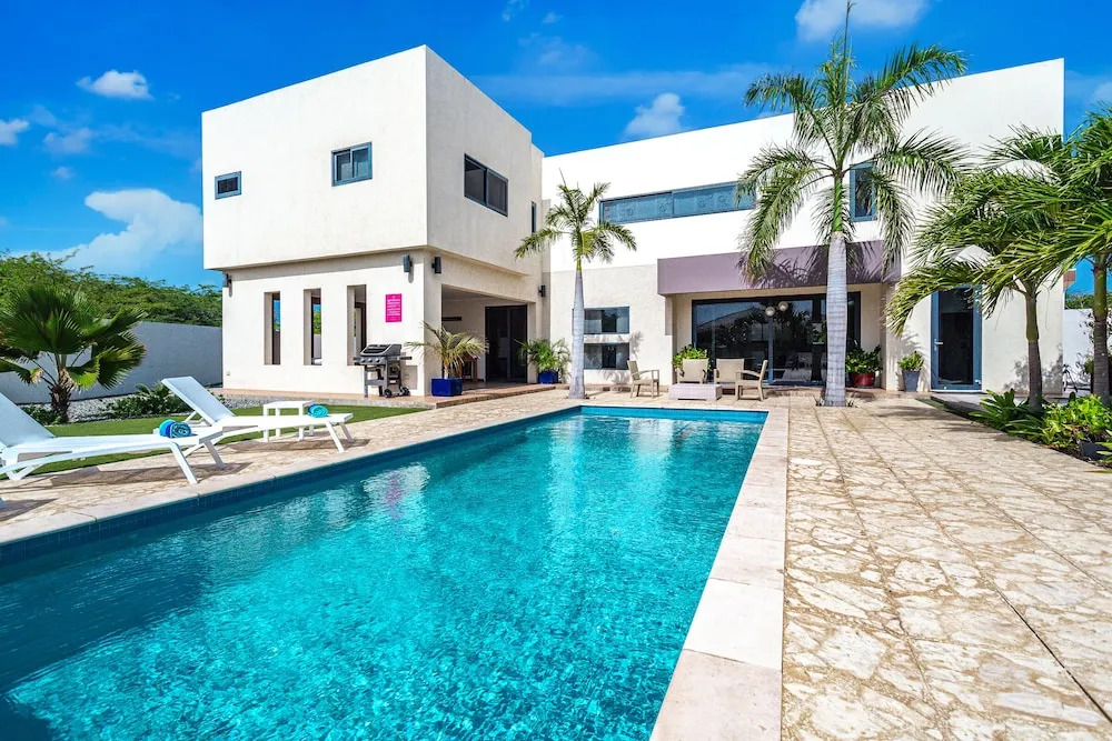Spectacular Designer Villa 5 Star Luxury 6 Bedroom New!