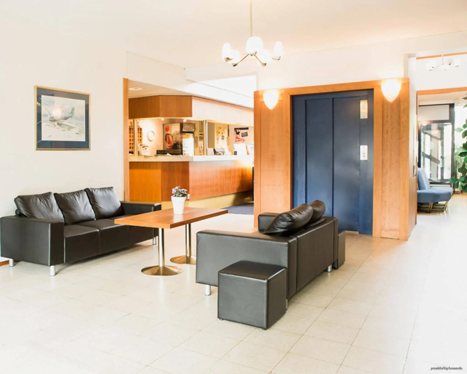 Pilot Airport Hotel
