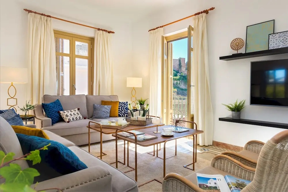 Spacious Apartment with Alcazaba views. Zegri