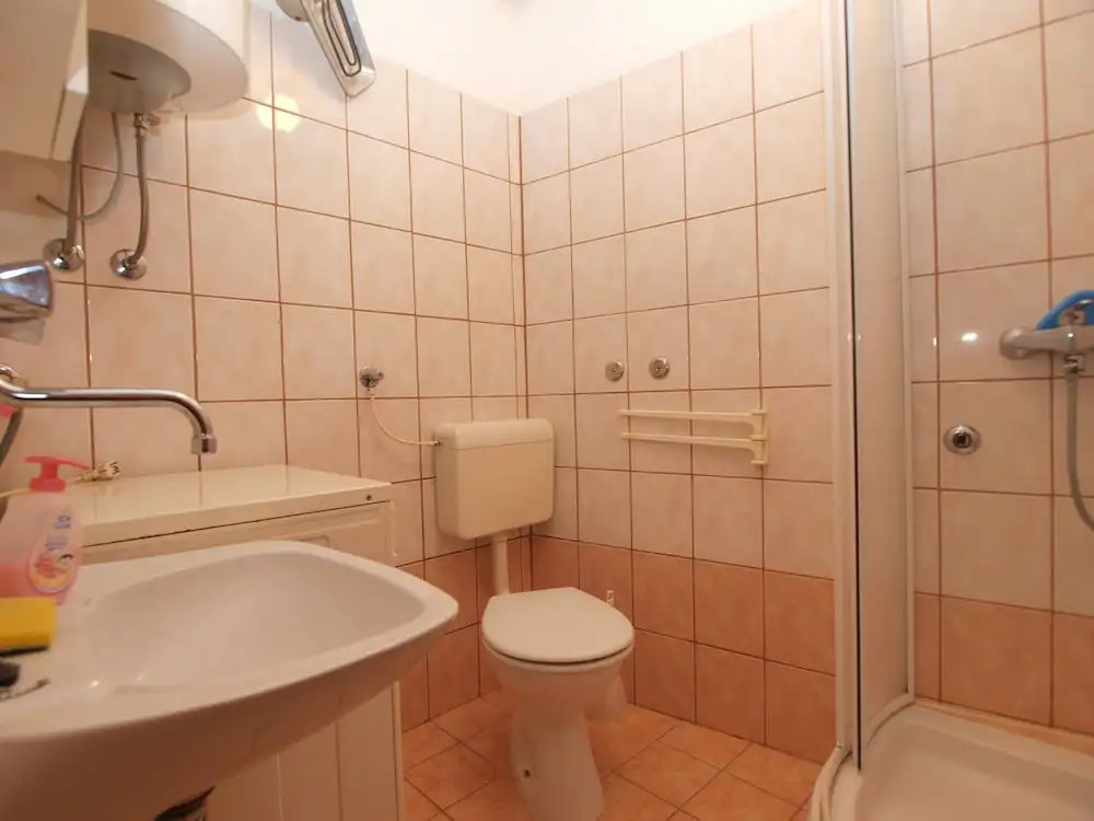 Apartment 1573