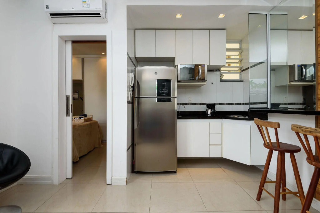 1 Quarto a 200m da Praia de Copacabana | SC 86/712
