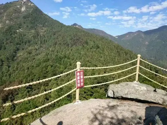 Yunfeng Manor