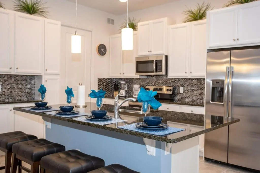 Stunning 5 Bd Home w/ Pool Close to Disney 174
